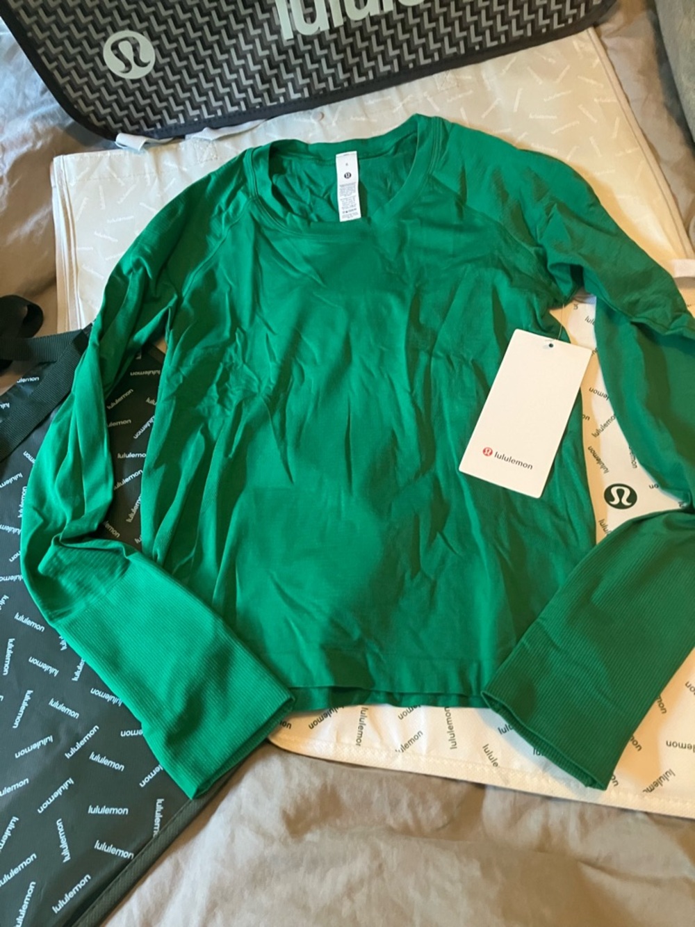 lululemon athletica Long Sleeve Tee in Green